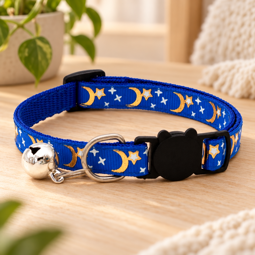Collier pour chat motif lune et étoiles avec clochette